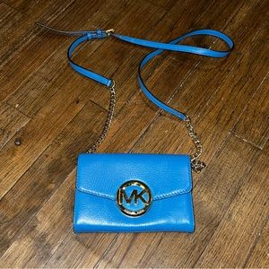 Blue Michael Kors Crossbody w/ Magnetic Closure 798-ZR